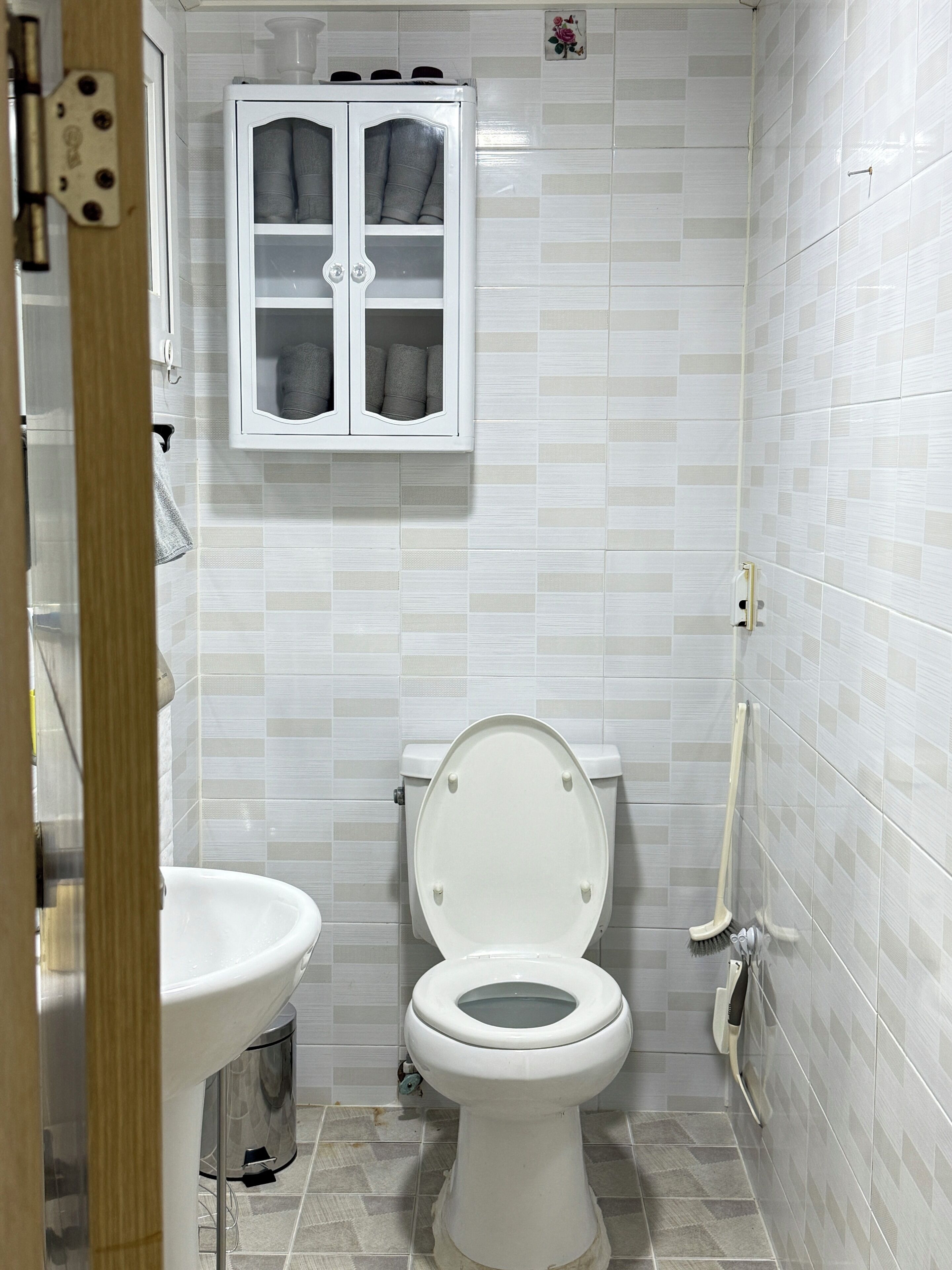 Classic Double Room, Multiple Beds, Non Smoking, Refrigerator | Bathroom