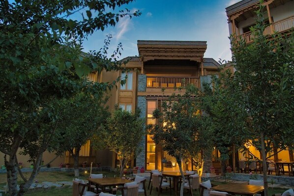 Front of property - Hotel Stendel (Diskit)