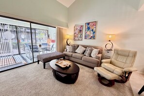 TV, ping pong - VLP 22 - Poolside 3bed/2bath condo!  Great location to beach and pool! (Saint Augustine)