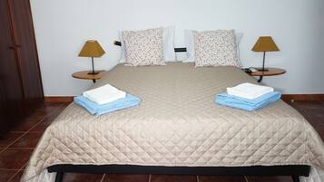 Iron/ironing board, WiFi, bed sheets