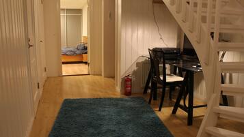 Strykjärn/strykbräda, wi-fi och sängkläder