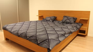 5 makuuhuonetta, silitysrauta/-lauta, Wi-Fi, vuodevaatteet