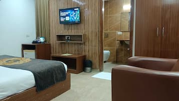 Habitación Deluxe con 1 cama doble o 2 individuales | Sábanas de algodón egipcio y ropa de cama de alta calidad