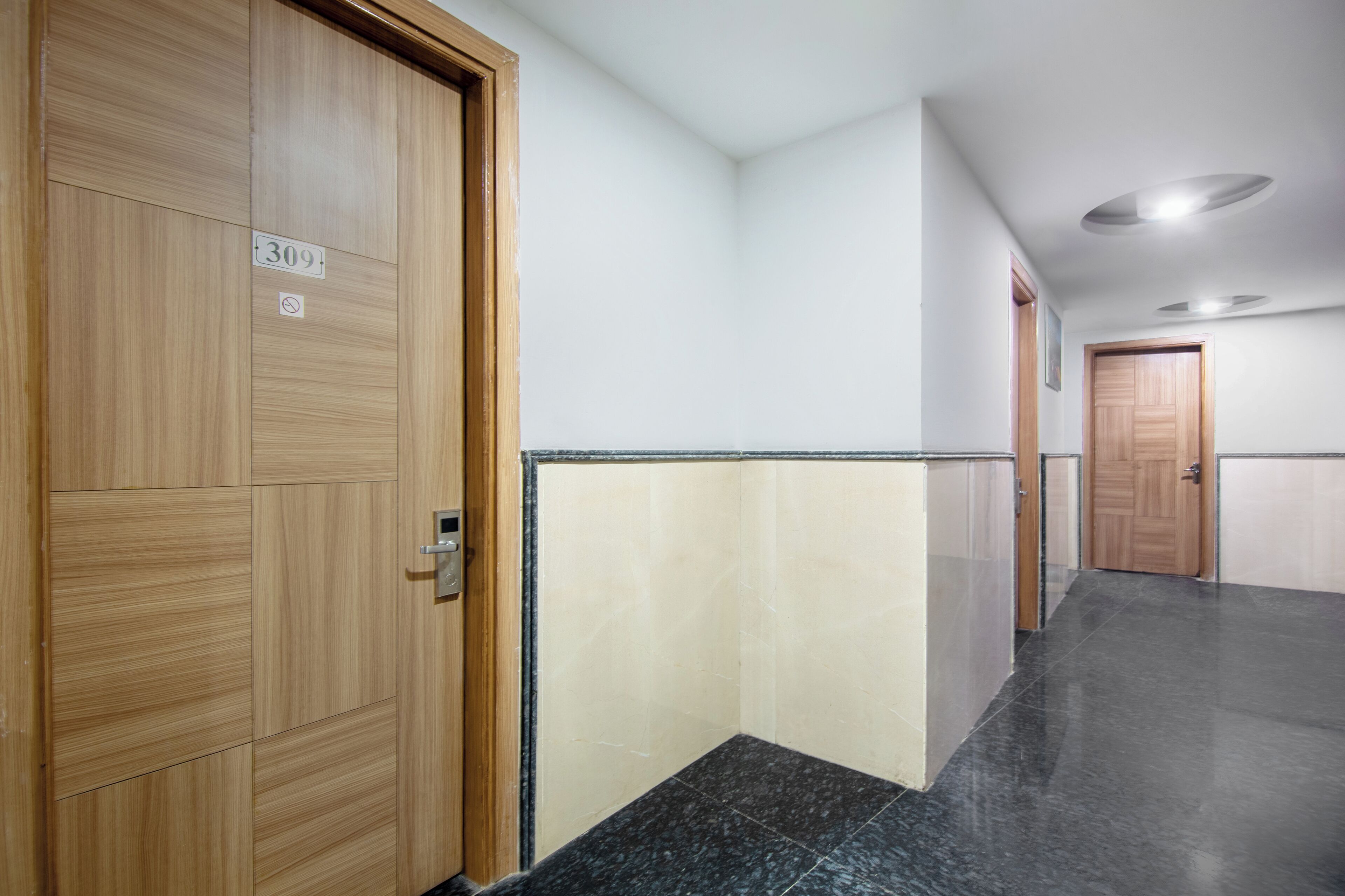 Foto - The Lohmod Suites Near Delhi IGI Airport with Free Airport Drop