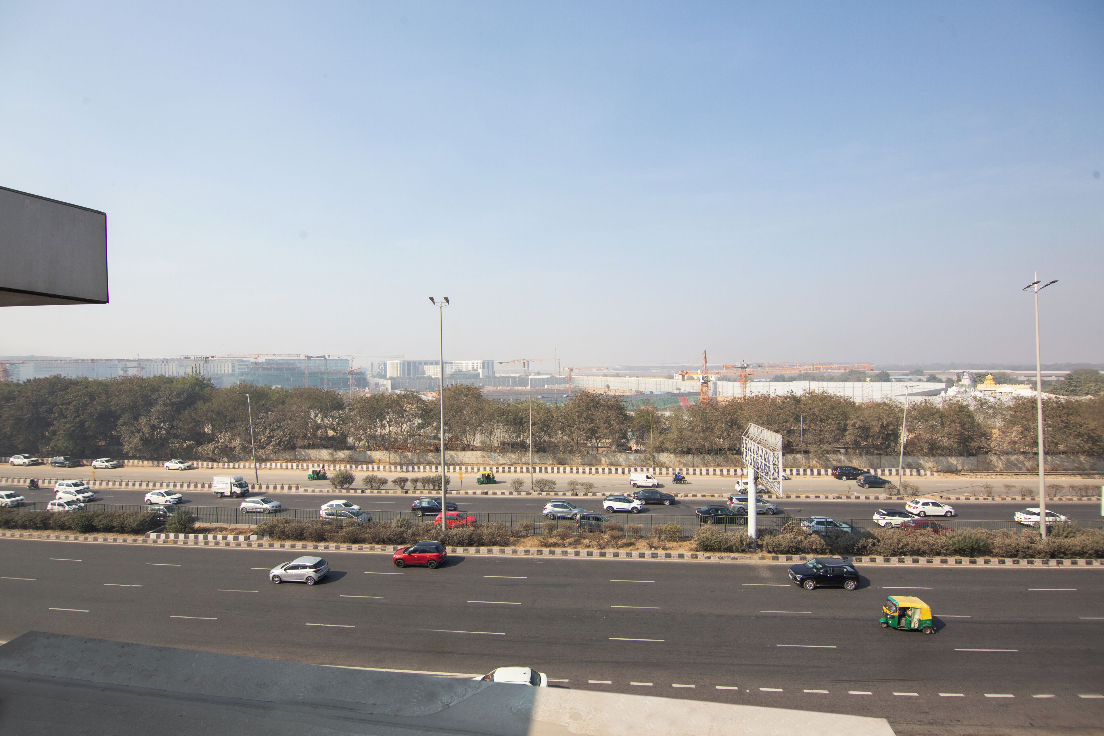 Foto - The Lohmod Suites Near Delhi IGI Airport with Free Airport Drop