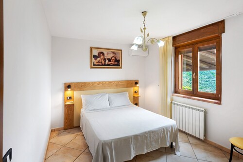 Cabin 'La Casa Del Fattore' with Mountain View, Wi-Fi and Air Conditioning