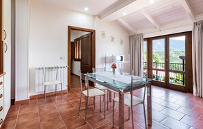 Dining - Villa 'Cerasella' with Mountain View, Wi-Fi and Air Conditioning (Stella Cilento)
