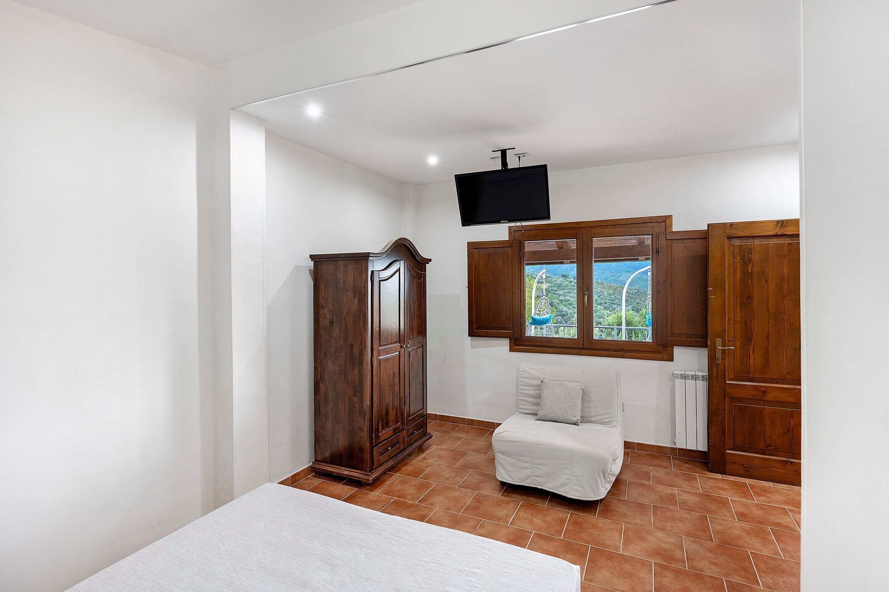 3 bedrooms, WiFi, bed sheets
