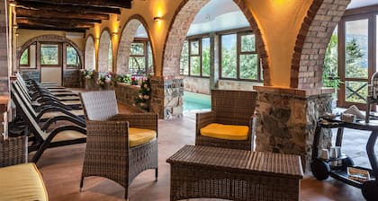 Villa 'Don Elio Con Spa Privata' mit Bergblick, Wi-Fi und Klimaanlage