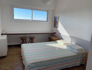 Iron/ironing board