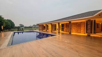 Piscina a l'aire lliure