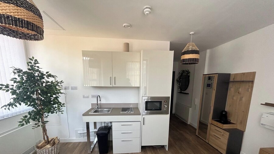 Liverpool City Center Apartment With Views