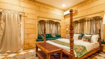Junior Suite, Accessible Bathtub | Free WiFi