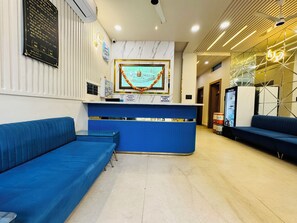 Reception - Hotel Sadashiv (Ujjain)