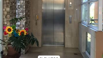 Condo, 1 Bedroom, City View | Interior