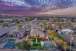 Exterior - Stylish 4BR Desert Oasis with Pool and Spa, Putting Green (Phoenix)