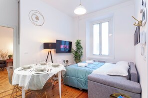 Fer et planche à repasser, Wi-Fi gratuit, draps fournis