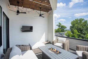 Terrace/patio - The NASH | 8BR Designer Duplex w/ Hot Tub, Rooftops, Shuffleboard & More | Sleeps 24 (Nashville)