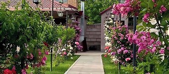 Spacious 5-bedroom villa in welcoming Eghegnadzor with big Pool