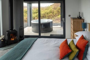 1 bedroom, iron/ironing board, free WiFi, bed sheets - Migdale Heights - Luxury Cabins in The Highlands (Ardgay)