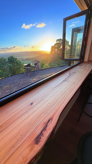 Interior - 10 Bedrooms and 10 Bathrooms 15 min from the beach on The Sunshine coast. (Maroochy River)