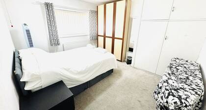 House in Llanrumney - 10mins from Cardiff City Centre