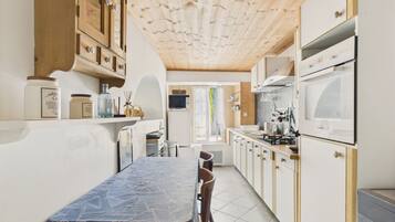 Réfrigérateur, micro-ondes, four, lave-vaisselle