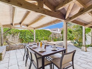 Outdoor dining - 400 m from the beach, garden, house for 8 (Saint-Clément-des-Baleines)