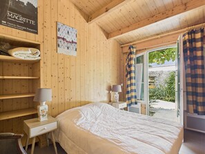 4 bedrooms, iron/ironing board - 400 m from the beach, garden, house for 8 (Saint-Clément-des-Baleines)