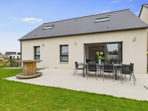 Outdoor dining - Family house for 10 in Fréhel with garden (Fréhel)