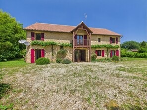 Exterior - Private pool – house for 10 adults and 2 children (Peyzac-le-Moustier)