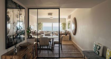 OCEAN VIEW LUXURY CONDO-Walk to Beach & Cascais with Spectacular Views of Sea