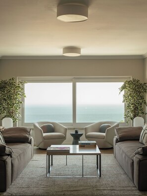 Smart TV, printers - OCEAN VIEW LUXURY CONDO-Walk to Beach & Cascais with Spectacular Views of Sea (Estoril)