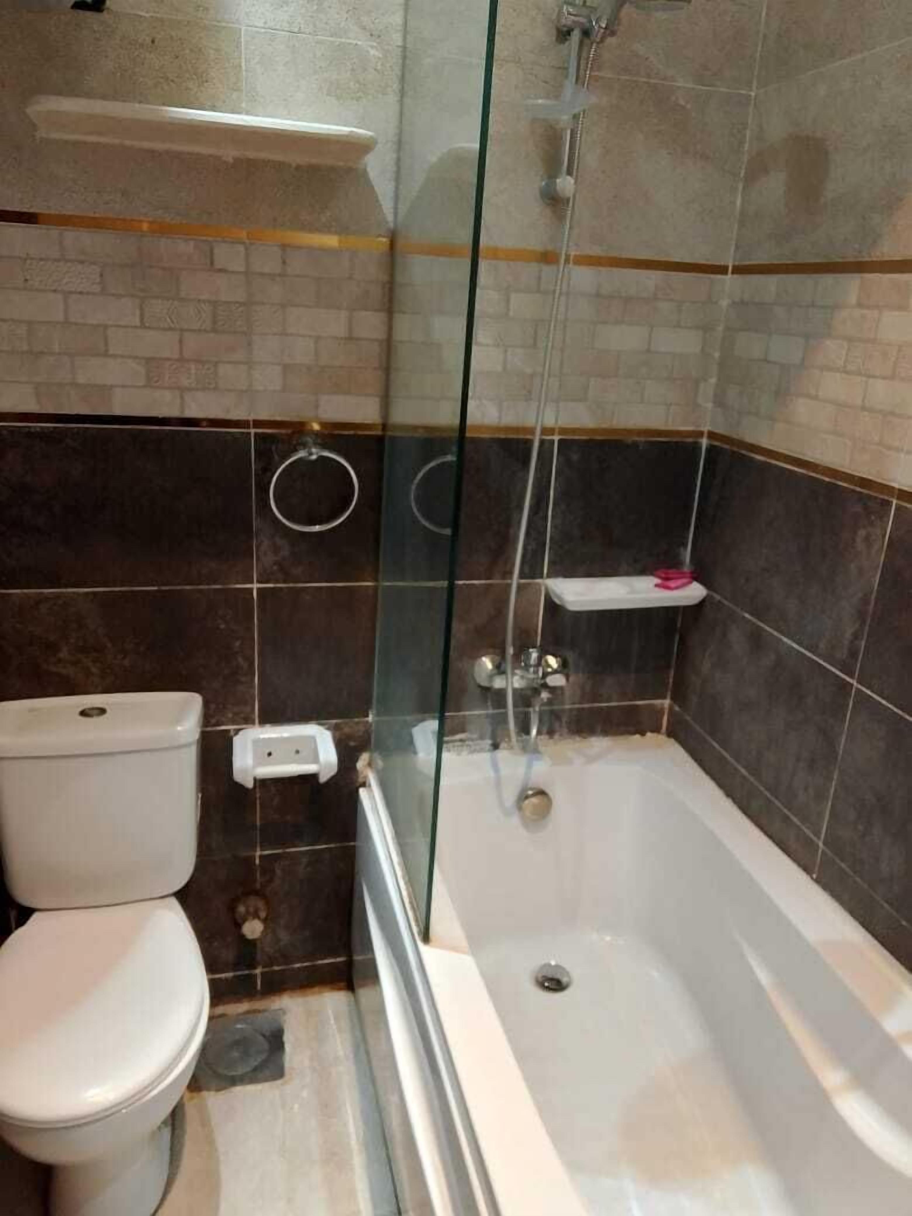 Photo - Enter Pyramids Inn