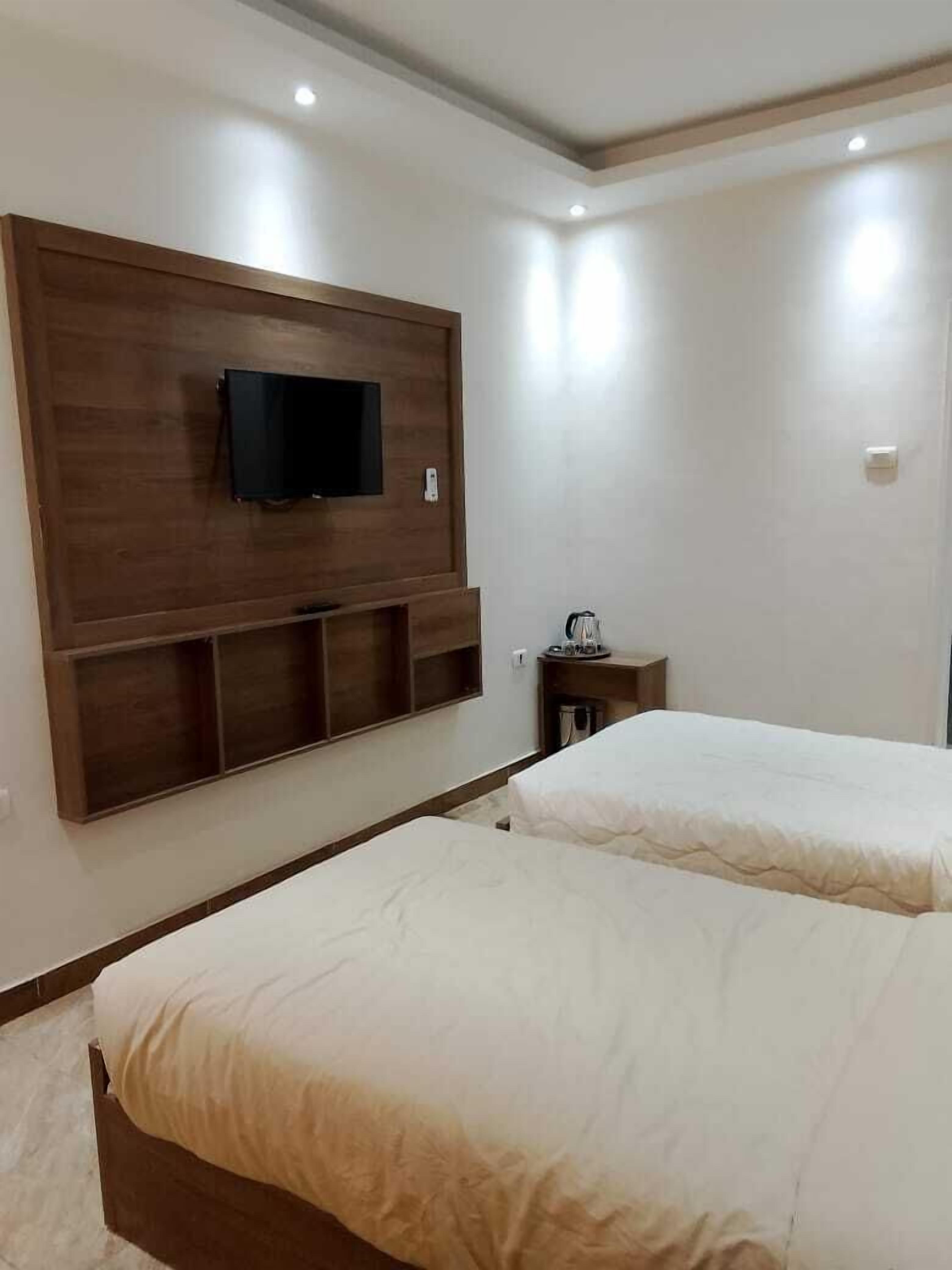 Photo - Enter Pyramids Inn