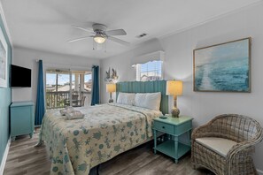 Room - Oceanfront home - elevator, pool, dog friendly (Carolina Beach)