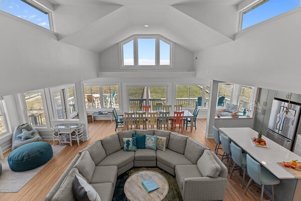 Living area - Oceanfront home - elevator, pool, dog friendly (Carolina Beach)