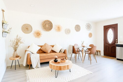 Walk to Google 3BR Home Yard & Kitchen