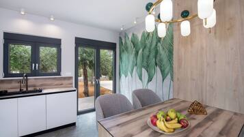 Deluxe House | In-room dining