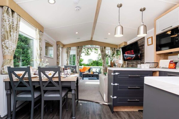 Dining - 3 Bedroom Luxury Caravan (Edinburgh Area)