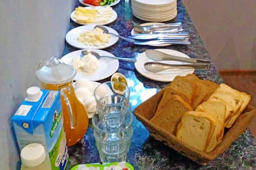 Colazione a buffet inclusa, servita tutte le mattine