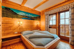 4 bedrooms, WiFi, bed sheets