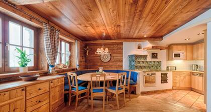 Holiday Home 'Grabenhäusl' with Mountain View, Private Garden and Wi-Fi