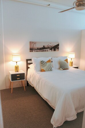 1 غرفة نوم ومكواة/لوح كي وواي فاي