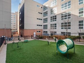 المنطقة المحيطة بالمنشأة