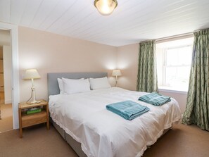 4 bedrooms, individually decorated, individually furnished, free WiFi