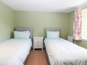 4 habitaciones, decoración personalizada y muebles diferentes 