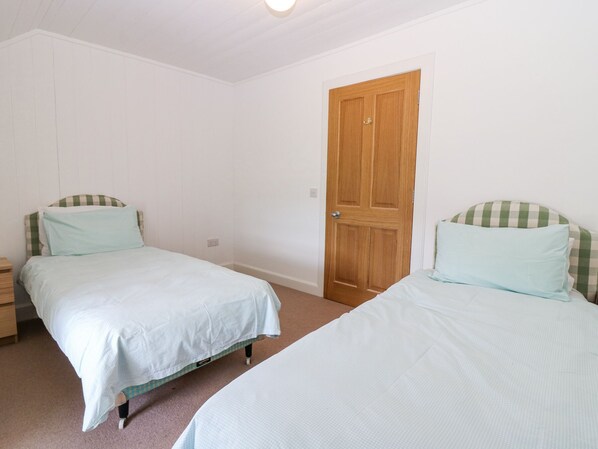 4 bedrooms, individually decorated, individually furnished, free WiFi