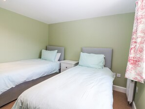 4 bedrooms, individually decorated, individually furnished, free WiFi