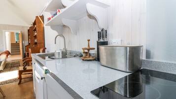 Cookware/dishes/utensils